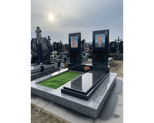 Подвійний пам'ятник 01 Подвійний пам'ятник 01