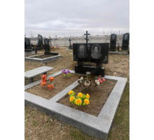 Двойной памятник 102