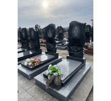 Двойной памятник 103