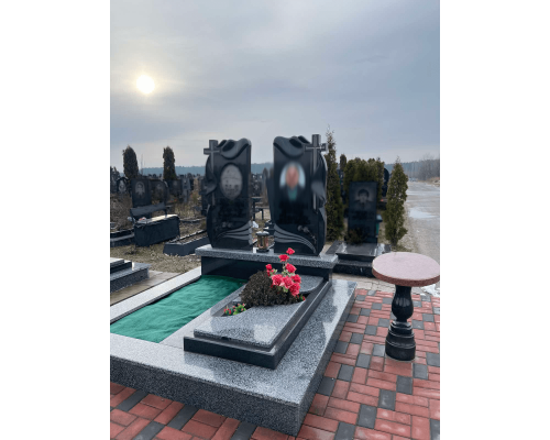 Двойной памятник 107 Двойной памятник 107