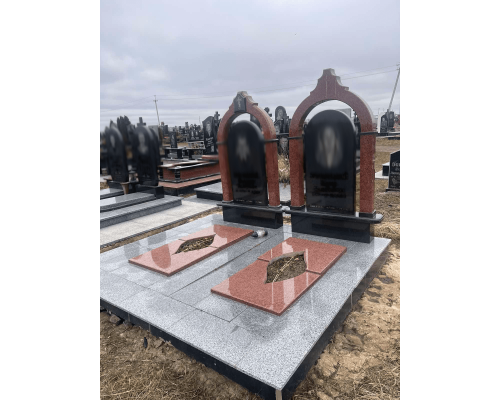 Двойной памятник 13 Двойной памятник 13