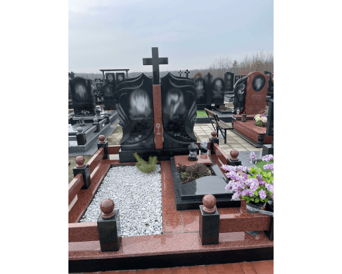 Двойной памятник 17 Двойной памятник 17