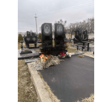 Двойной памятник 26