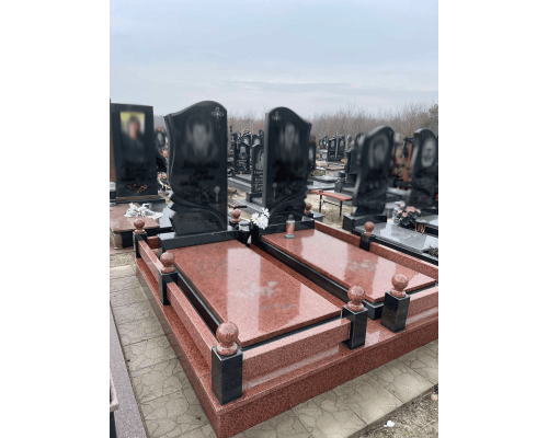 Двойной памятник 30 Двойной памятник 30