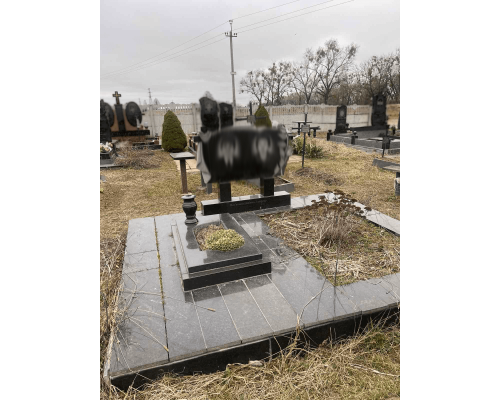 Подвійний пам'ятник 32 Подвійний пам'ятник 32