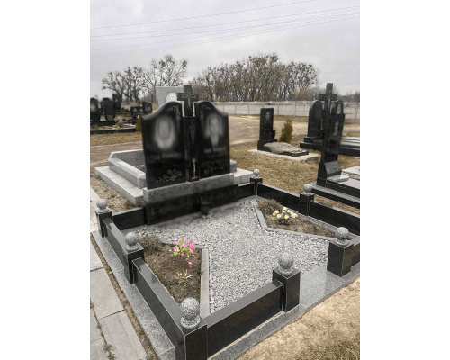 Подвійний пам'ятник 36 Подвійний пам'ятник 36