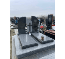 Подвійний пам'ятник 39