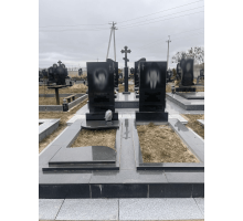 Подвійний пам'ятник 40