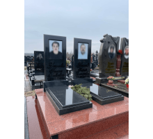 Подвійний пам'ятник 42