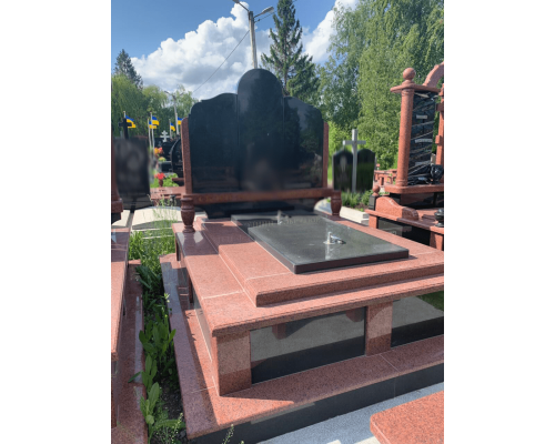 Подвійний пам'ятник 47 Подвійний пам'ятник 47