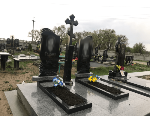 Подвійний пам'ятник 48 Подвійний пам'ятник 48