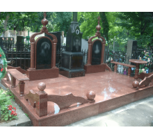 Подвійний пам'ятник 52