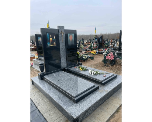 Подвійний пам'ятник 61 Подвійний пам'ятник 61