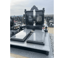 Подвійний пам'ятник 63