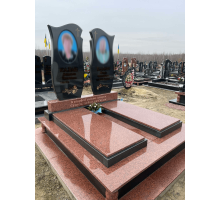 Подвійний пам'ятник 67