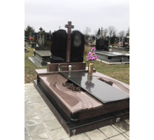 Подвійний пам'ятник 69
