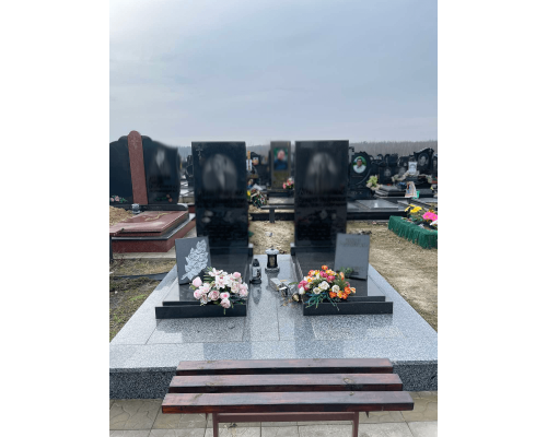 Подвійний пам'ятник 71 Подвійний пам'ятник 71
