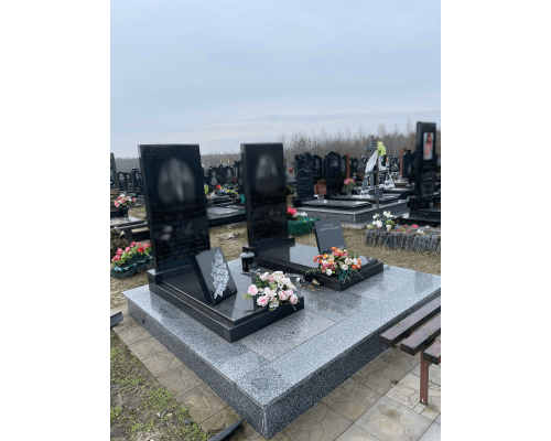 Подвійний пам'ятник 71 Подвійний пам'ятник 71