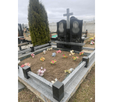 Подвійний пам'ятник 73