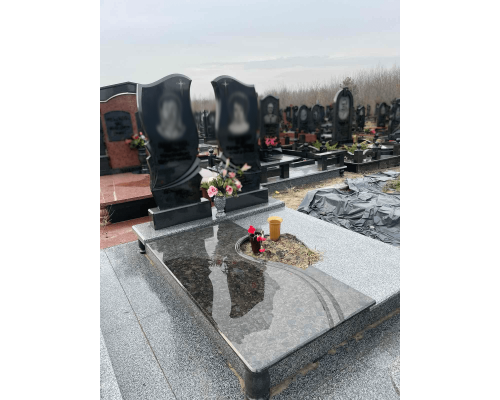 Подвійний пам'ятник 74 Подвійний пам'ятник 74