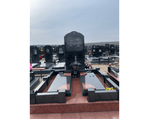Двойной памятник 83 Двойной памятник 83