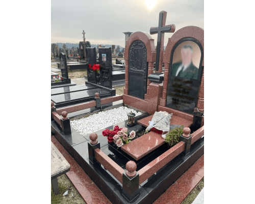 Подвійний пам'ятник 85 Подвійний пам'ятник 85