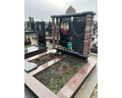 Подвійний пам'ятник 92 Подвійний пам'ятник 92