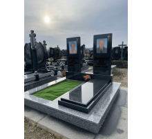 Подвійний пам'ятник 93