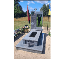 Пам'ятник для військових 17