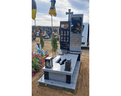 Пам'ятник для військових 18 Пам'ятник для військових 18