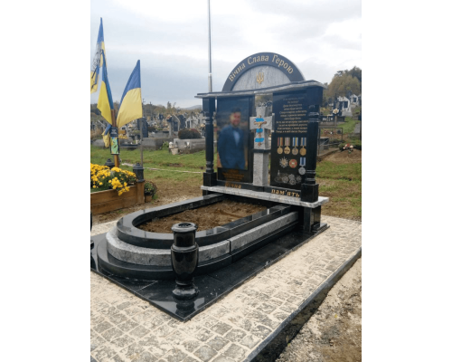 Пам'ятник для військових 35 Пам'ятник для військових 35