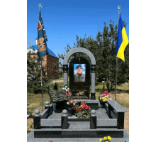 Пам'ятник для військових 66