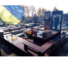 Пам'ятник для військових 71