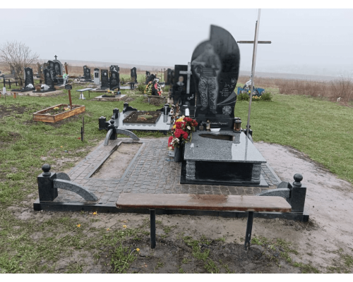 Пам'ятник для військових 77 Пам'ятник для військових 77