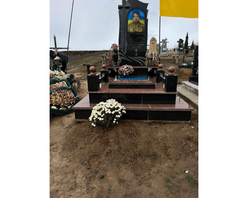 Пам'ятник для військових 84 Пам'ятник для військових 84